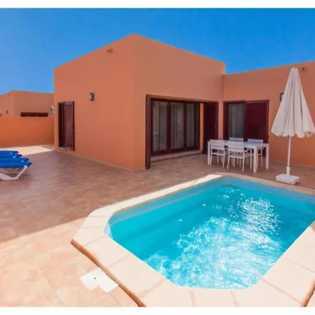 Anahi Homes Corralejo -villa Dracaena 4 Holiday home *